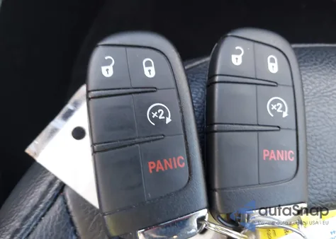 2018 Jeep Compass Limited 4X4 z USA, uszkodzony, nr VIN 3C4NJDCB8JT478968